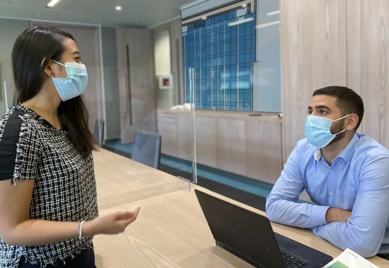 training-mental-health-resilience conversazione in ufficio